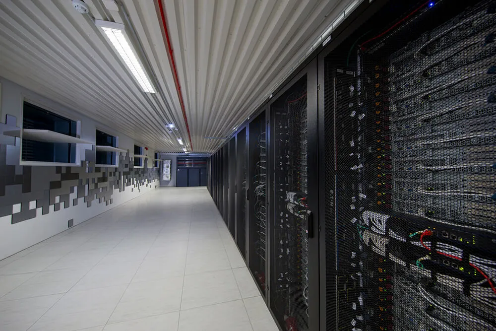 Серверные стойки в дата-центре RackRay, Вильнюс